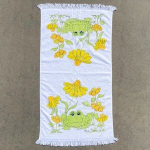 Frog Floral Vtg 1970s Cannon Fringe 21” x 36” Small Bath Towel (1)